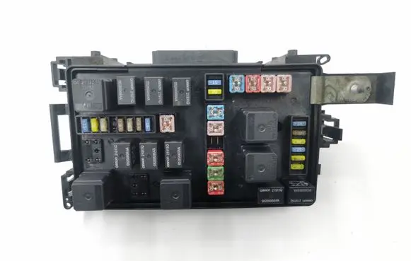 Chrysler 300 - 300C Fuse module P04692233AC