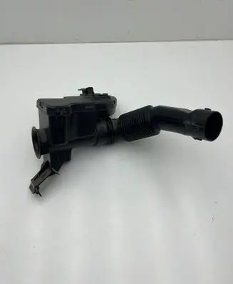 Opel Crossland X Air intake duct part 9682647680 061651
