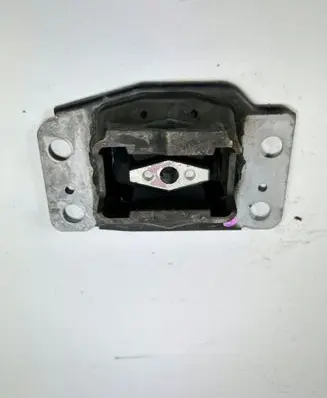 Ford Focus Engine mount bracket