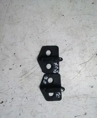Volvo XC70 Front door lock loop/hook striker 30661367