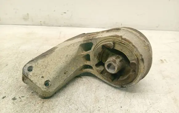 Opel Antara Engine mount bracket