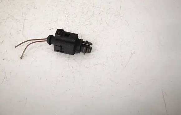 Volkswagen PASSAT B5.5 Outside/exterior temperature sensor 1J0973702