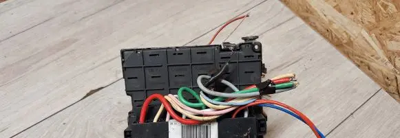 Peugeot 308 Fuse module 9650663880