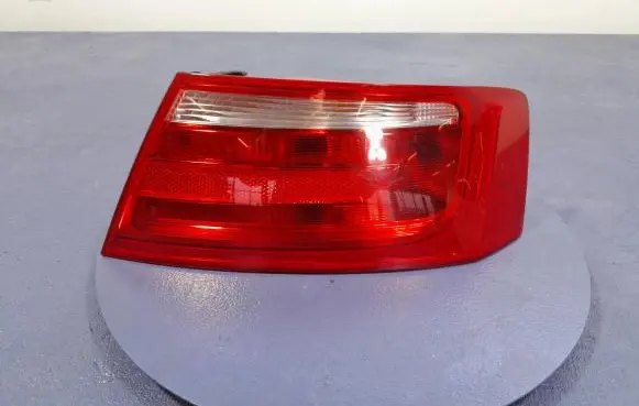 Audi A5 8T 8F Rear/tail lights 8T8945096E