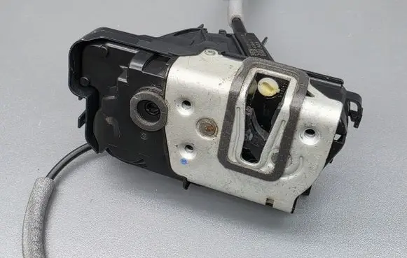 Ford Fiesta Rear door lock H1BAA26413CB H1BBR22152BE H1BBA218A00BE