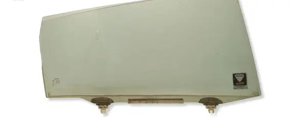 Toyota Corolla Verso E121 Rear door window glass 