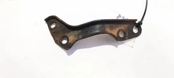 Engine mounting bracket