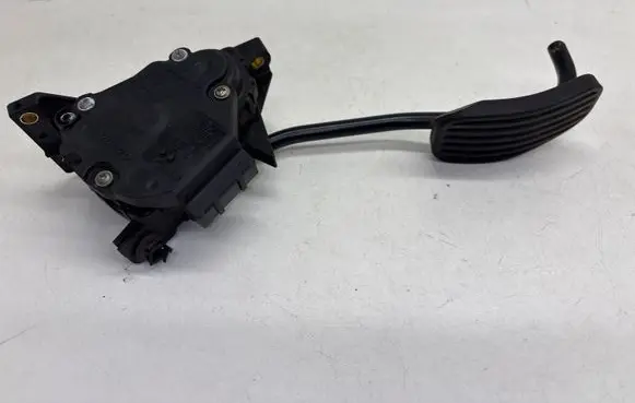 Volvo S70 V70 V70 XC Accelerator throttle pedal 3524435