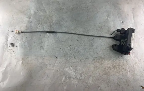 Opel Zafira A Rear door lock 24414134