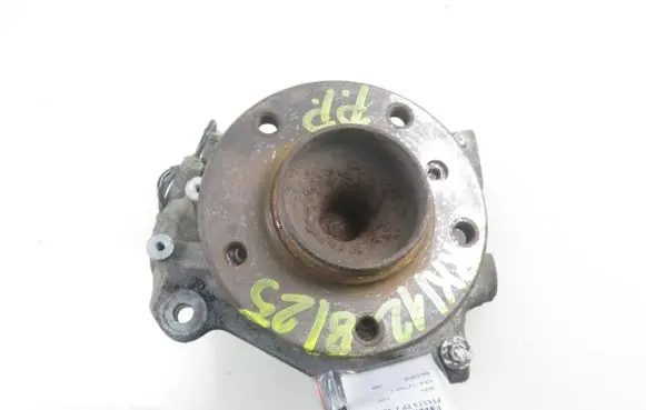 BMW 1 E81 E87 Front wheel hub spindle knuckle 6764444