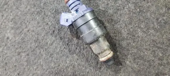 Renault Scenic I Fuel injector 866313
