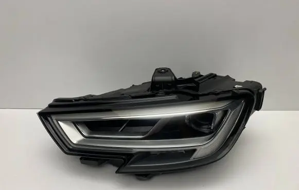 Audi A3 S3 8V Headlight/headlamp 8V0941033F