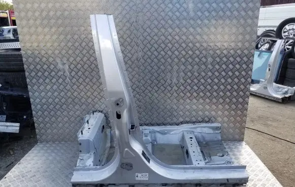 Ford Ecosport Pillar (middle) 