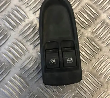 Iveco Daily 35 - 40.10 Electric window control switch