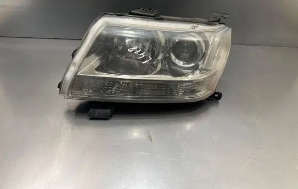 Suzuki Grand Vitara II Headlight/headlamp