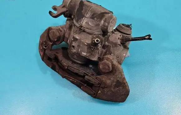 Rear brake caliper