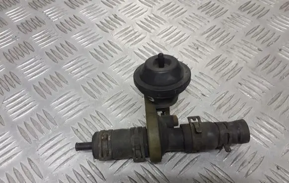 Volkswagen PASSAT B5.5 Coolant heater control valve 4A0819809