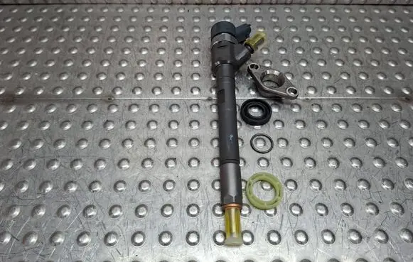 Fuel injector