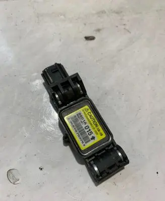 Mitsubishi Grandis Airbag deployment crash/impact sensor 8651A015 066Y070376