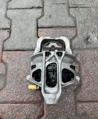 Audi A6 S6 C8 4K Engine mount bracket 4M0199372ET