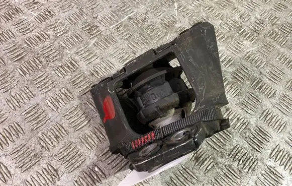 Volvo XC90 Engine mount bracket 31330586