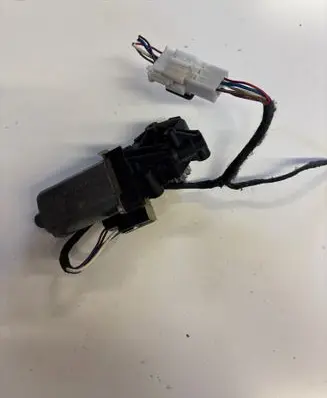 Mercedes-Benz CLK A209 C209 Seat belt adjustment motor 0390201968