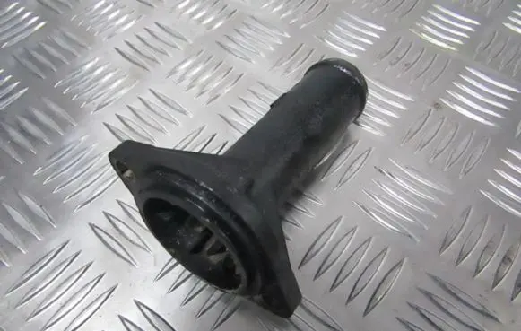 Volkswagen Golf IV Engine coolant pipe/hose 038121121