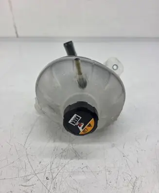 KIA Sportage Coolant expansion tank/reservoir 25430D3700