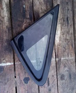 Hyundai ix35 Rear side window 878102S000