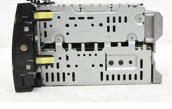 Toyota Prius (NHW20) Radio/CD/DVD/GPS head unit 86120-47220