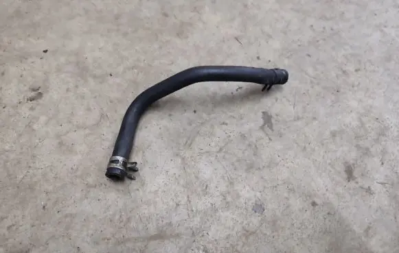 Toyota Avensis T250 Engine coolant pipe/hose