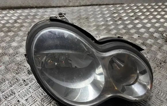 Mercedes-Benz C W203 Headlight/headlamp A2038203261