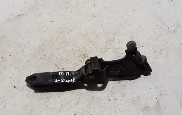 Volkswagen Caddy Sliding door middle roller runner 2K0843336