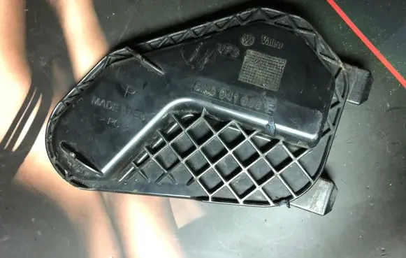 Volkswagen Golf Plus Headlight/headlamp dust cover 8091760119