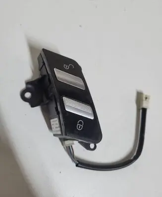 Mercedes-Benz S W221 Central locking switch button A2218213051 STV82217