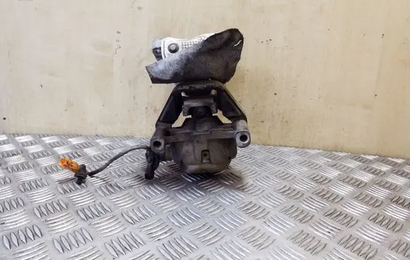 Audi A6 C7 Engine mounting bracket 8K0199307BJ