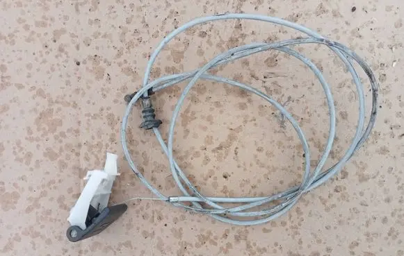 Toyota Avensis T250 Engine bonnet/hood lock release cable 0000