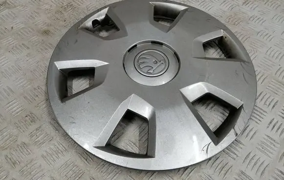 Skoda Octavia Mk3 (5E) R15 wheel hub/cap/trim 5E0601147