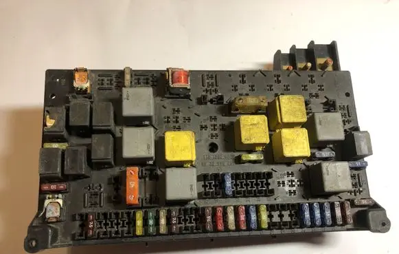 Mercedes-Benz ML W163 Fuse module 1635450205 08200101 418453