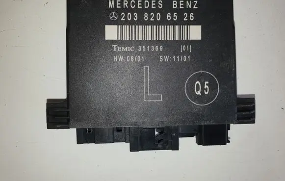 Mercedes-Benz C W203 Door control unit/module 2038206526