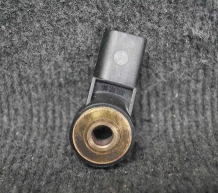 Skoda Octavia Mk2 (1Z) Crankshaft position sensor 030905377C