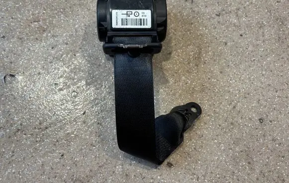 BMW M4 F82 F83 Rear seatbelt 7243309