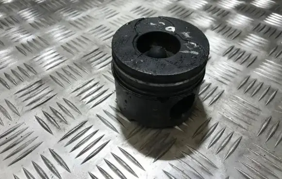 Peugeot 307 Piston 