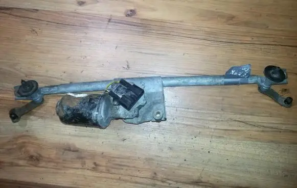 Opel Vectra B Front wiper linkage and motor