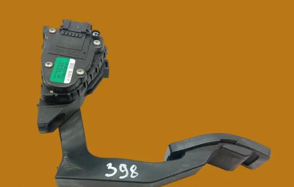 Audi A8 S8 D3 4E Accelerator throttle pedal 4E1723523