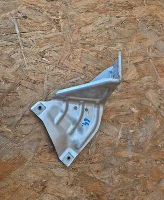 Opel Mokka X Fender mounting bracket 052444756