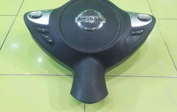 Nissan Juke I F15 Steering wheel airbag NK70S1A10