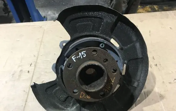 BMW X5 F15 Rear wheel hub 6877218
