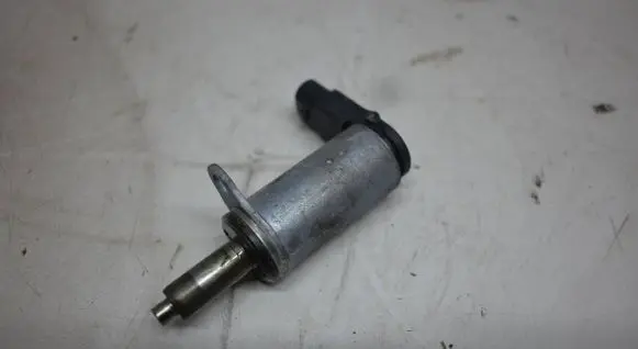 Audi A6 S6 C7 4G Camshaft vanos timing valve 06H103697B