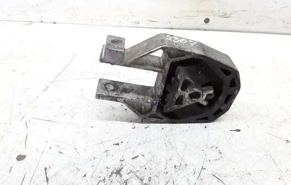 Engine mount bracket